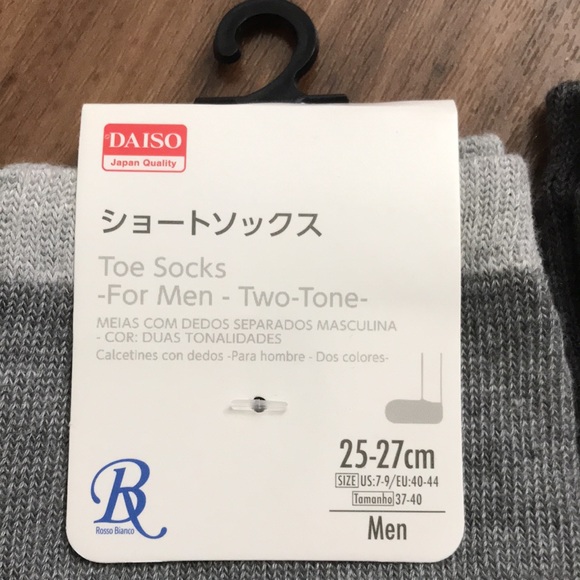 3 items, Women clothes and it’s still good condition and men socks from Japan - Picture 7 of 7